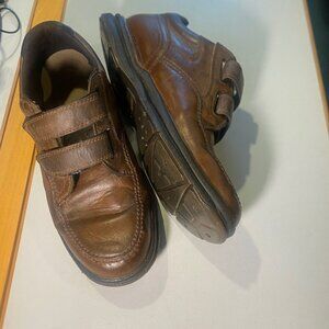 Rockport - Size 10.5M - Men's easy fasten "Caster" walking shoe # K51303